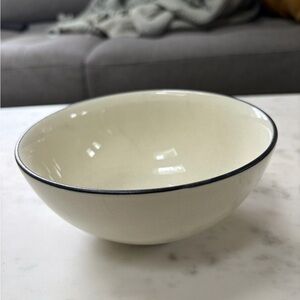 Crate&Barrel Kathleen Wills Kita pattern cereal bowls. Set of 4 gently used.